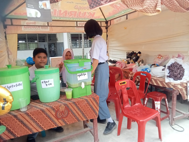 SMA 16 Medan Adakan Panen Karya