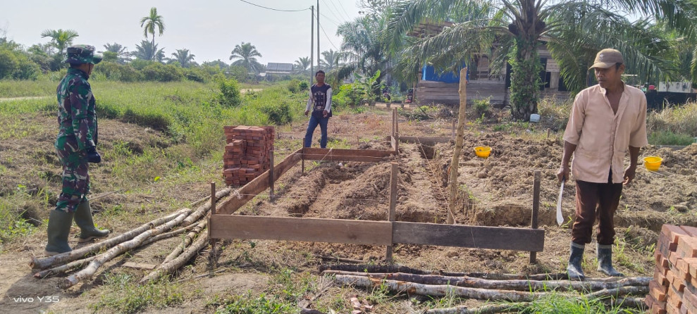 Warga Sungai Geniot Antusias Dukung Dan Bantu Personil TMMD Ke 117