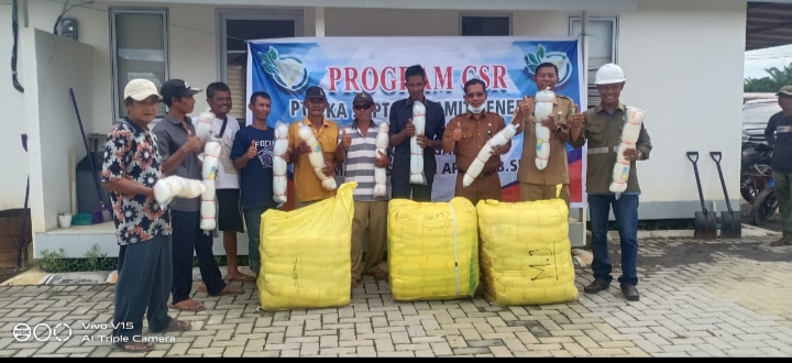 Melalui Dana CSR/ TJSP, PT Eka Sapta Paramita Energi Berikan Bantuan Alat Tangkap Ikan Kepada Nelayan