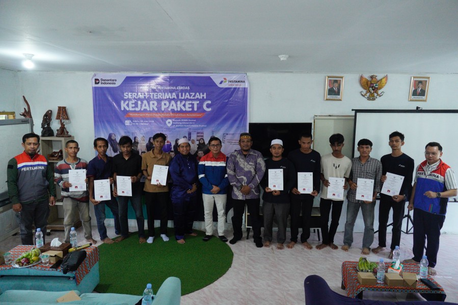 Pertamina Patra Niaga Kilang Dumai Perluas Akses Pendidikan 40 Masyarakat yang Tertunda Lewat Program Kejar Paket C