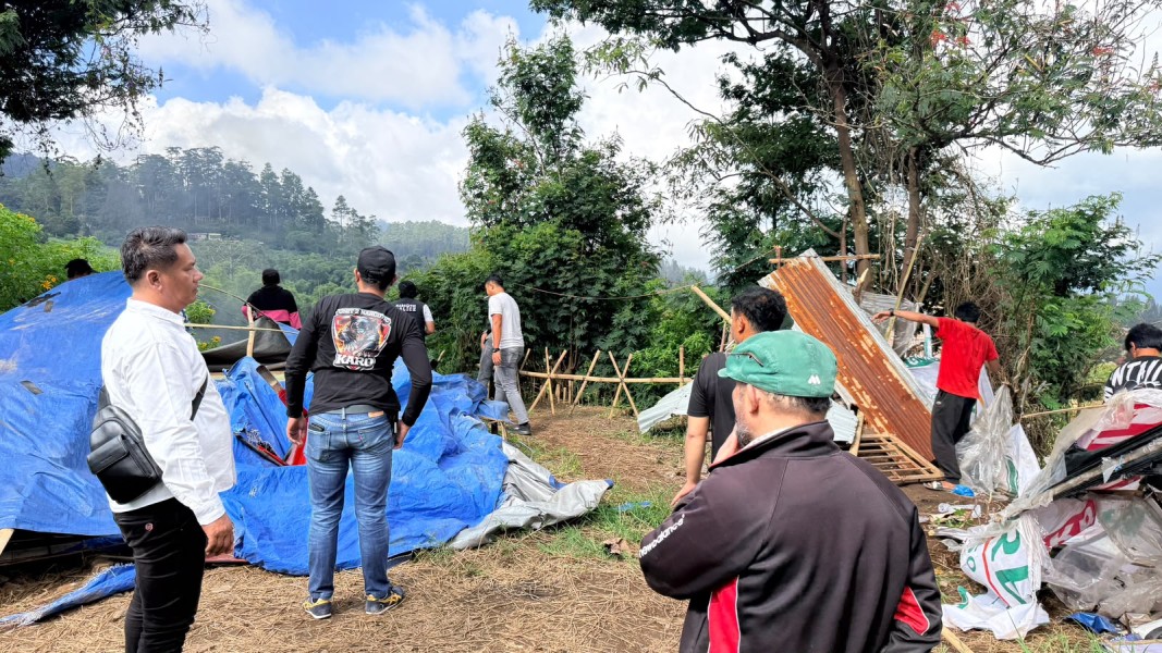 Barak Diduga Tempat Konsumsi Sabu Yang Viral di Medsos Digerebek, Satresnarkoba Polres Karo Bakar Lokasi