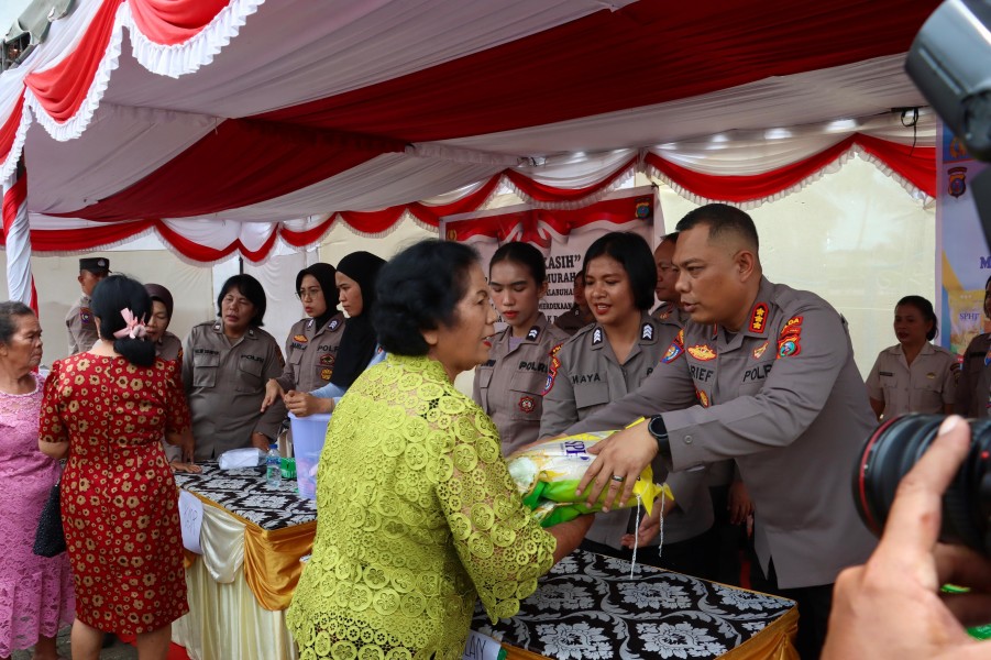 Polda Sumut dan Polres Pelabuhan Belawan Gelar Minggu Kasih dan Gerakan Pangan Murah di Gereja HKBP Pajak Baru Belawan