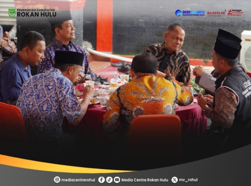 Senyum Idul Fitri di Rumah Dinas Bupati: Saat Pemimpin dan Rakyat Melebur dalam Ketulusan Maaf