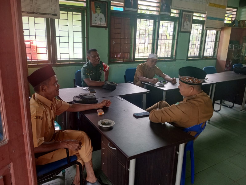 Komsos Babinsa di Teluk Belitung, Wujudkan Keharmonisan di Kampung Pancasila