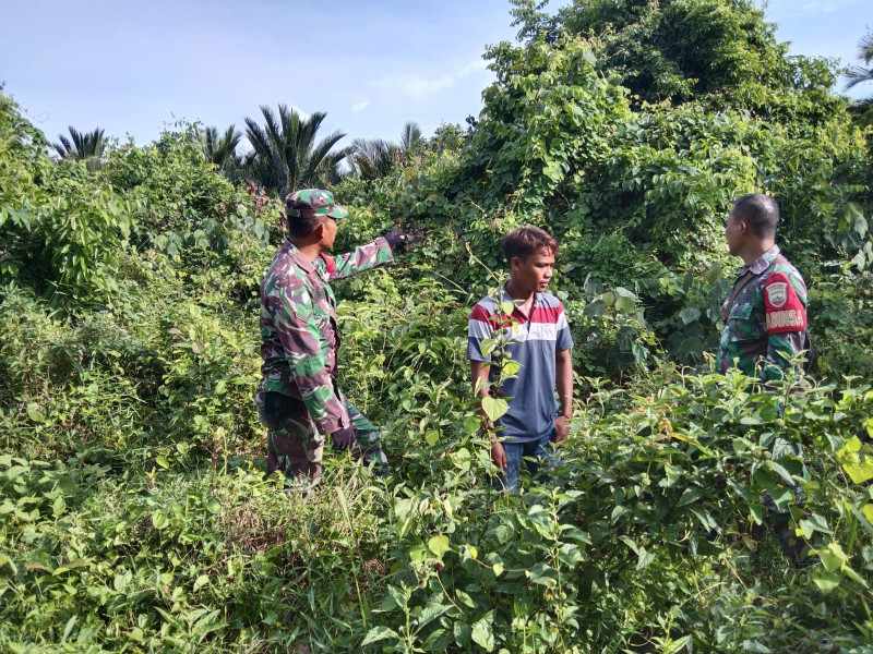 Babinsa Koramil 06/Merbau Berperan Aktif dalam Pencegahan Karhutla di Desa Dedap