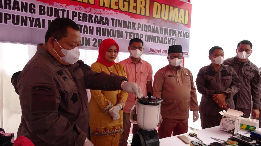 Kejaksaan Dumai Musnahkan BB Perkara Pidum Periode Bulan April Hingga Juni 2024