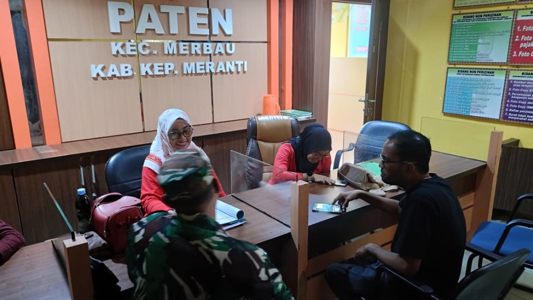 Babinsa Edukasi Warga Kampung Pancasila Tentang Hidup Bergotong Royong