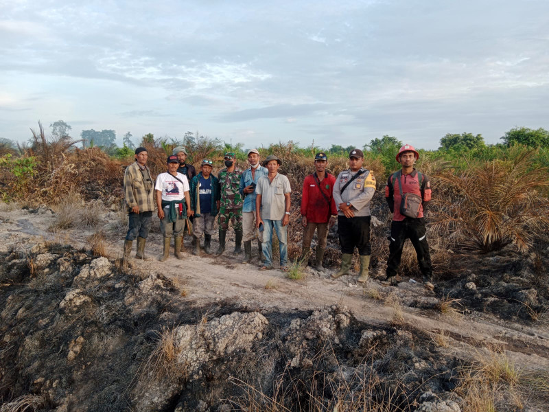 Sosialisasi dan Pendinginan Lahan Dilakukan Serda Bambang Irwanto