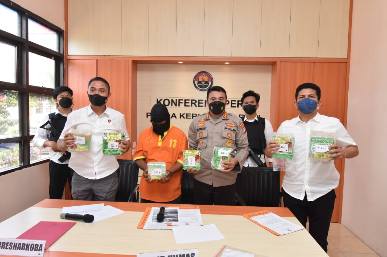 Ditresnarkoba Polda Kepri Berhasil Amankan Seorang Kurir Narkotika Jenis Sabu Jaringan Internasional