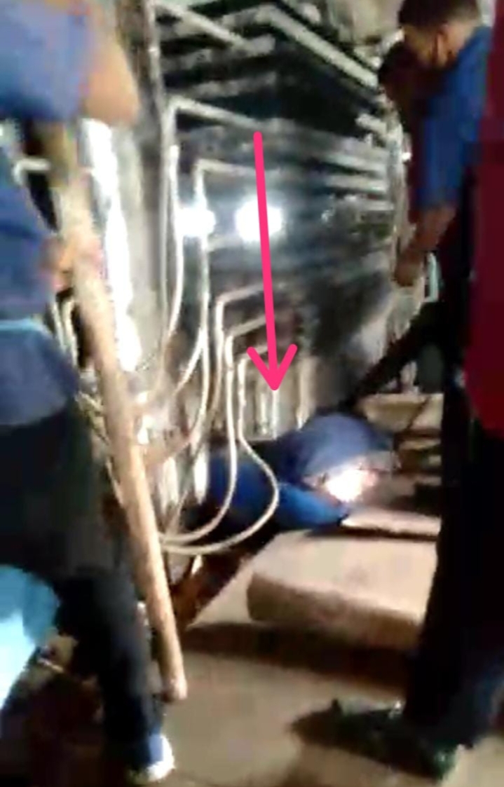 Siswa SMKN 1 Muaro Jambi Terjepit Mesin Hot Press