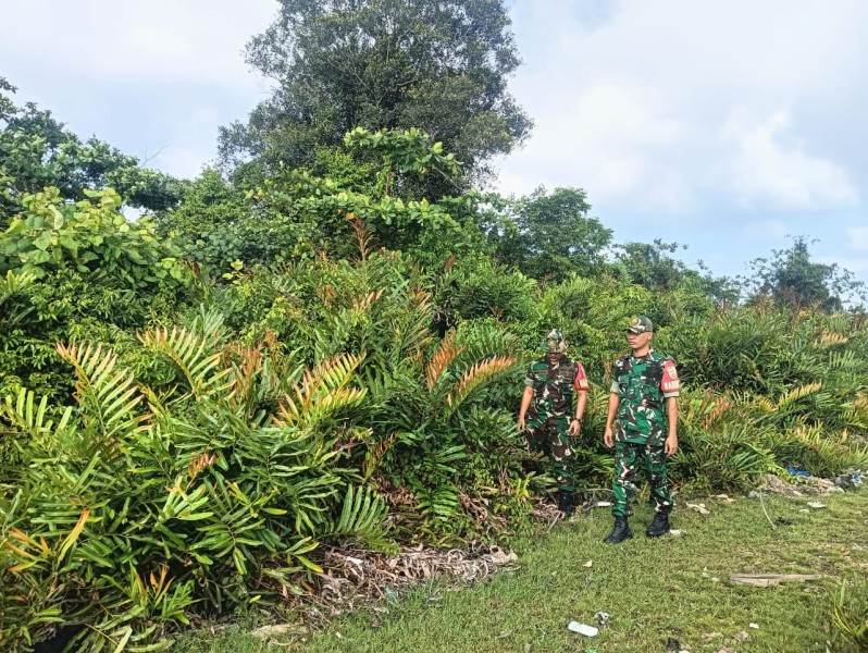 Cegah Karhutla, Babinsa Berikan Himbauan Langsung ke Masyarakat Tanjung Pisang