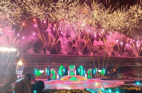 Pesta Kembang Api Penutupan PON XXI Aceh-Sumut di Stadion Utama Sport Center Deli Serdang Sumatera Utara