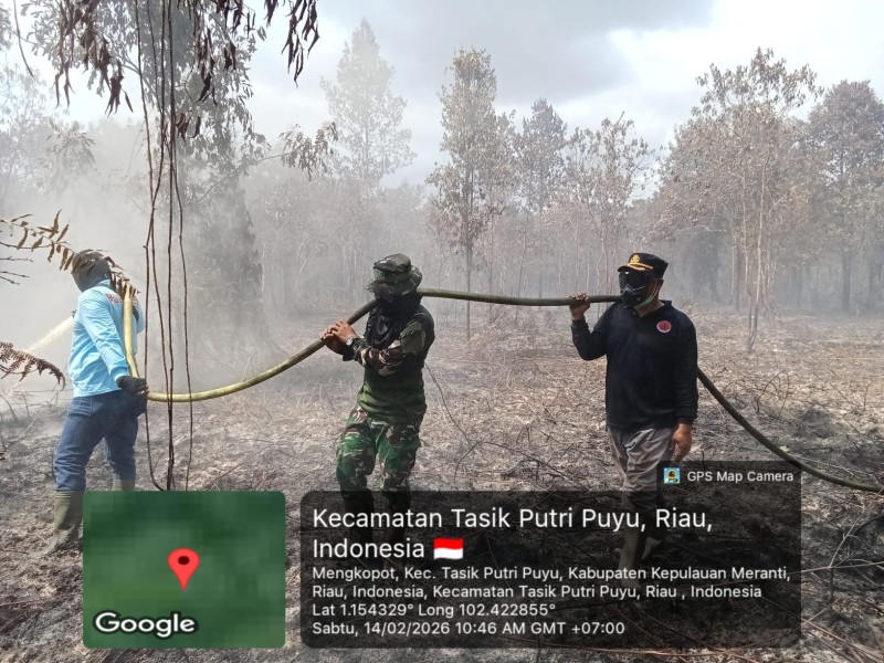 Babinsa Ungkap 60 Persen Lahan Terbakar Berhasil Dipadamkan, Tim Gabungan Masih Berjibaku Jinakkan Api