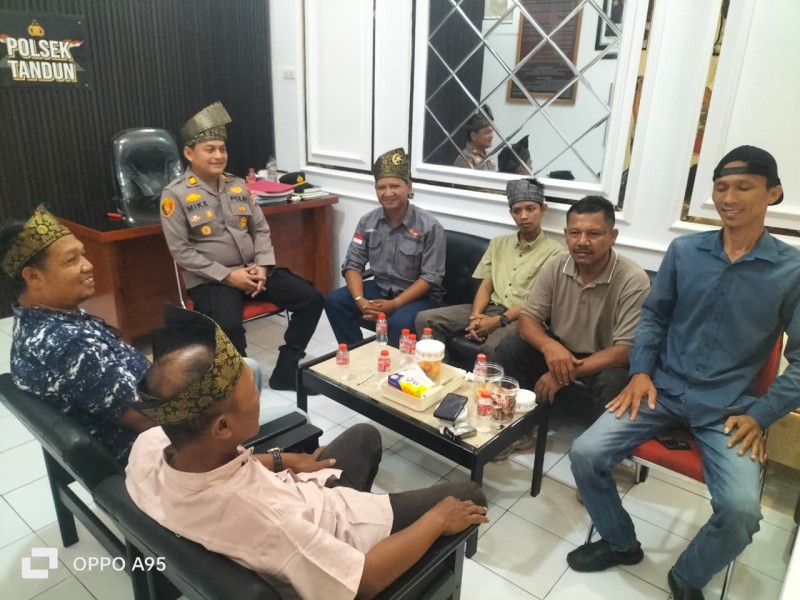 Jalin Silaturrahmi, DPC RMRB Rohul Kunjungi Polsek Tandun