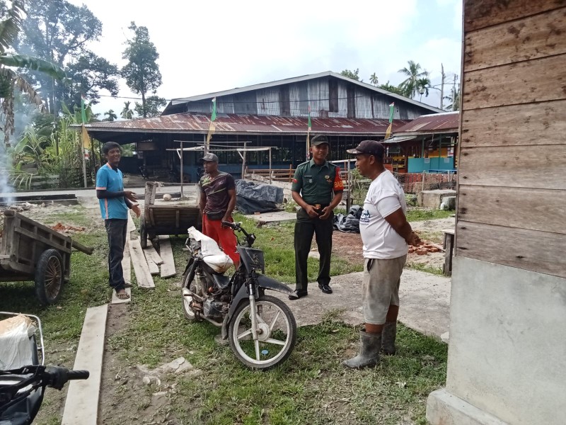 Babinsa Koramil 06/Merbau Tegaskan Pentingnya Silaturahmi dan Kerukunan Antar Warga