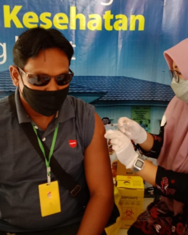 Dukung Program Pemerintah, Anton Wartawan Lineperistiwa.com Ikut Vaksinasi