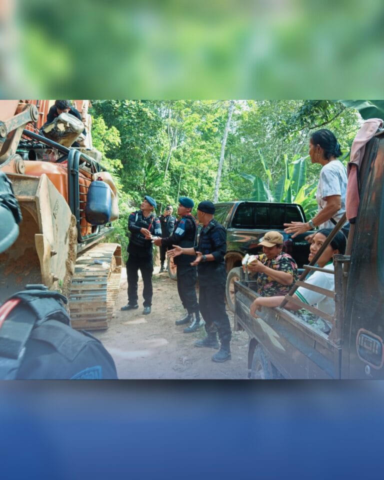 Tak Hanya Penegakan Hukum, Brimob Sumut Berbagi Kepedulian di Desa Panabari