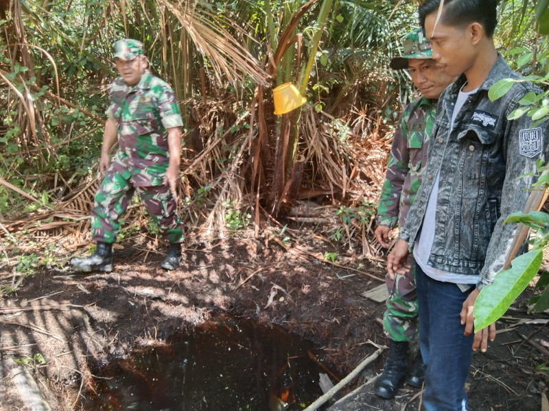 Babinsa Koramil 06/Merbau Ajak Masyarakat Desa Bandul Peduli Terhadap Pencegahan Kebakaran Hutan