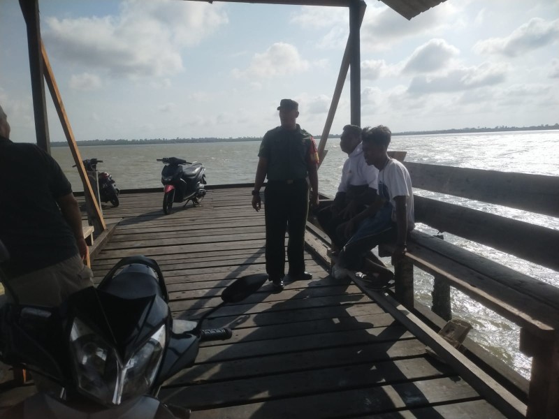 Konsisten Kawal Stabilitas Wilayah, Babinsa Koramil 06/Merbau Intensifkan Pembinaan Teritorial melalui Komsos