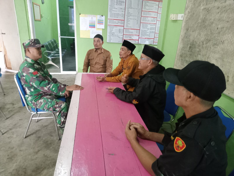 Praka Yudi Armataria Laksanakan Komsos Dengan Perangkat Kelurahan dan Masyarakat