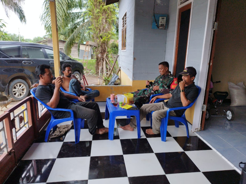 Komsos Serda Miftah dan Jelaskan Pentingnya Kerukunan dan Gotong Royong