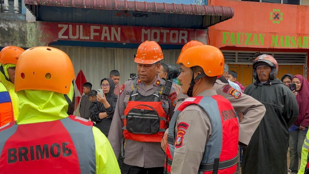 Polda Sumut Kerahkan 345 Personel Brimob Tangani Bencana di Delapan Wilayah Terdampak