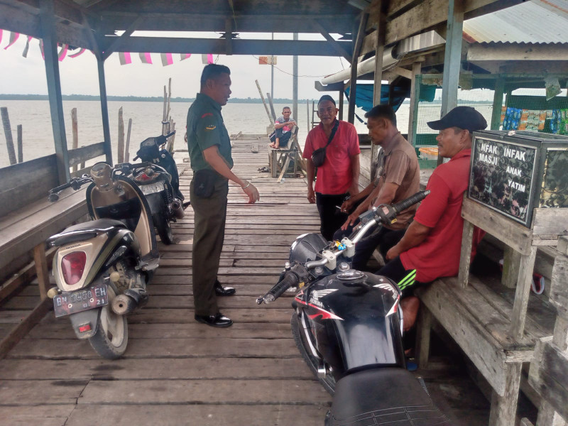 Masyarakat Teluk Belitung Sambut Baik Kedatangan Serda Ade D Purba Dalam Pelaksanaan Komsos