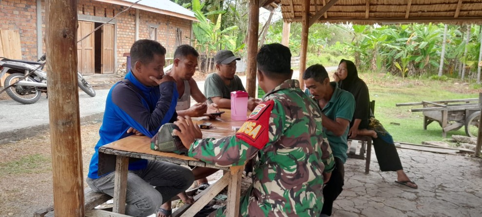 Perkuat Nilai-Nilai Pancasila, Babinsa Pratu Hutagalung Gelar Silaturahmi Bersama Warga