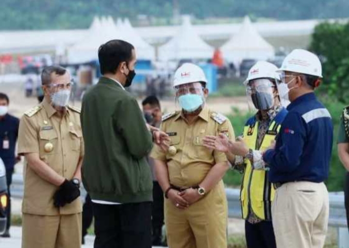 Presiden Joko Widodo Tinjau Progres Pembangunan Ruas Jalan Tol Pekanbaru - Padang 