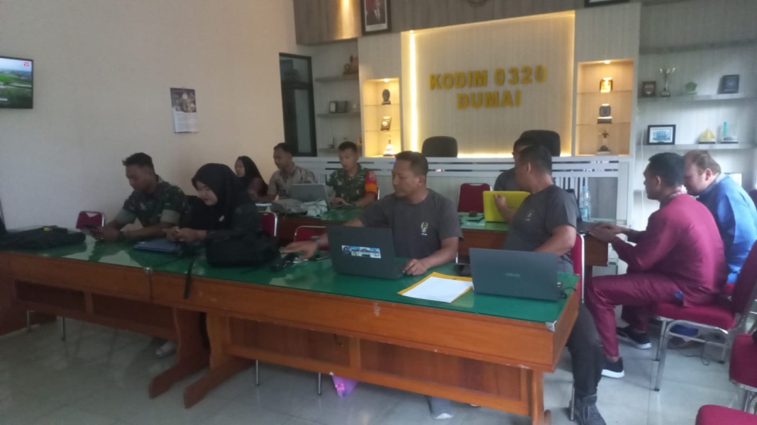 Pelatihan Peningkatan Kompetensi Personil Kodim 0320/Dumai di Bidang Grafis dan Persentasi