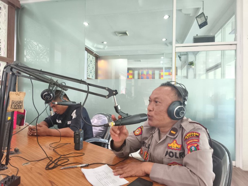 Sinergi Polisi dengan Warga : Penguatan Sistem Keamanan Lingkungan Lewat Pos Kamling