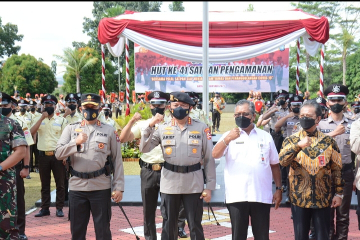 Kabaharkam Polri Pimpin Upacara HUT Satpam Ke – 41 Tahun di Polda Kepulauan Riau 