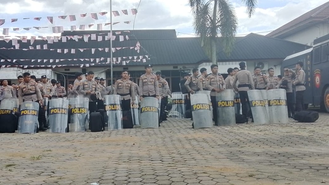 200 Personil Polres Rohul Siagakan Pengamanan Demonstrasi di DPRD