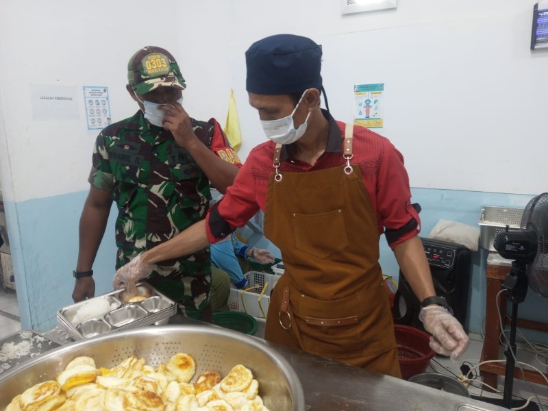 Program Makan Sehat Bergizi SPPG Meranti Berjalan Lancar dengan Pendampingan Babinsa