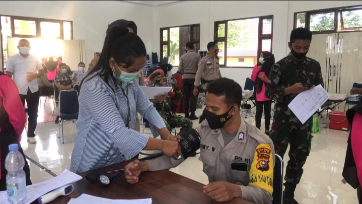 Dalam Rangka Hari Bhayangkara Ke - 75, Polres Siak Gelar Donor Darah