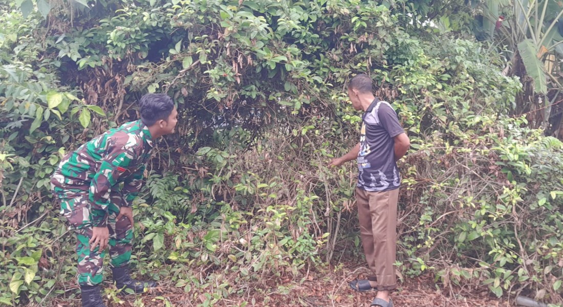 Patroli Rutin Babinsa di Tasik Putri Puyu, Warga Diimbau Stop Bakar Lahan