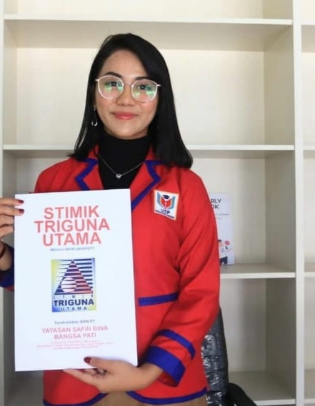 Terima Beasiswa, Safira Pemain Bola Timnas Putri Kuliah di STMIK Triguna Utama Pati