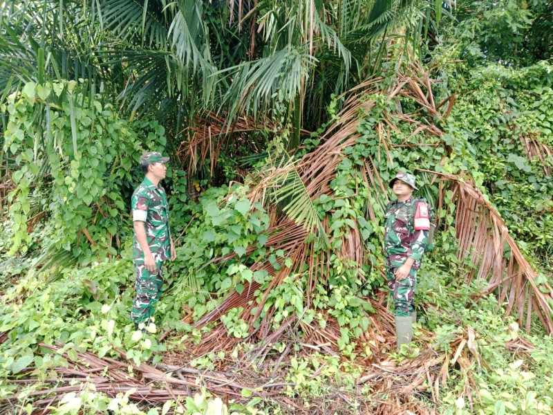 Koptu Ricko Ajak Warga Jaga Alam Lewat Patroli Karhutla