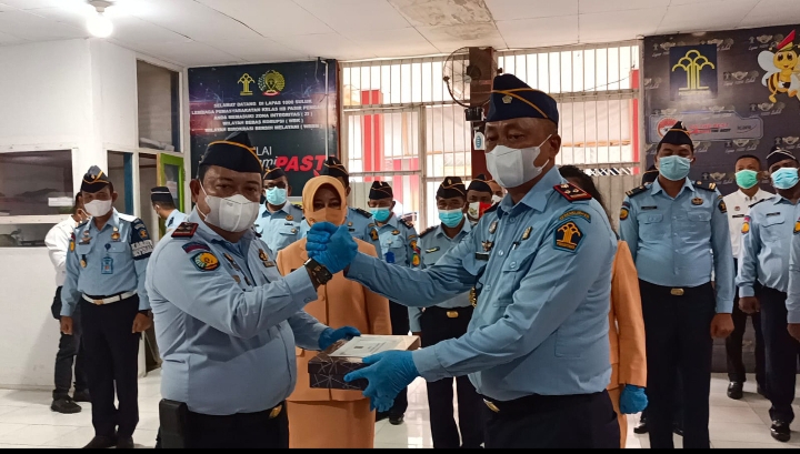Bahtiar Sitepu Terima Kepemimpinan Lapas Pasir Pangaraian Dari Eri Erawan