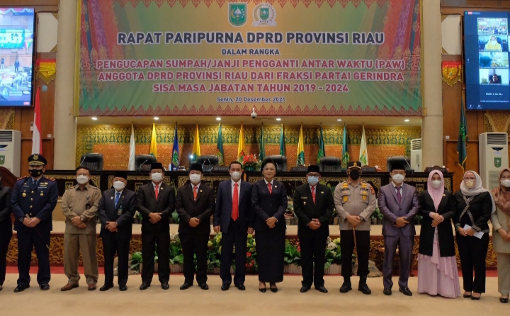 Irjen Agung Setia Ucapkan Terimakasih Kepada Masyarakat Riau Dalam Sidang Paripurna DPRD