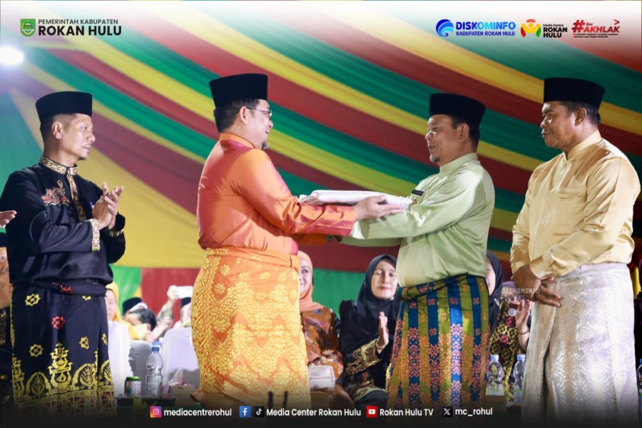 Rohul Terima Bendera Pataka, Resmi Jadi Tuan Rumah MTQ Riau ke-45 Tahun 2027