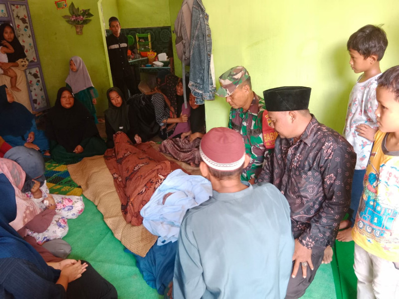 Pemakaman Warga Binaan di Sungai Geniot Dihadiri Babinsa Koramil 03/SS