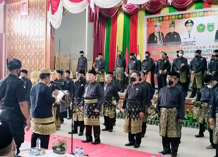 Panglima Besar Ismail Amir Lantik Pengurus DPD Dan DPC LLMB Se Kota Dumai