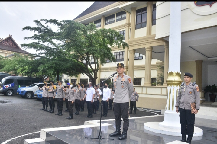 Kapolda Jambi Irjen Pol Drs Rusdi Hartono, M.Si pimpin Apel Pagi Personel