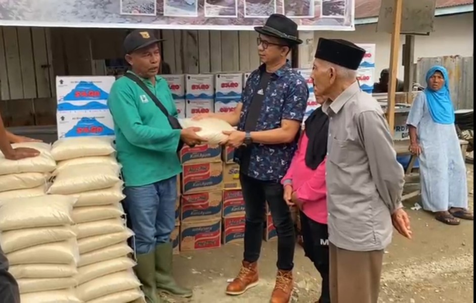 Yayasan Mahudun Untuk Negeri Kota Dumai Salurkan Bantuan Terdampak Galodo di Sumbar
