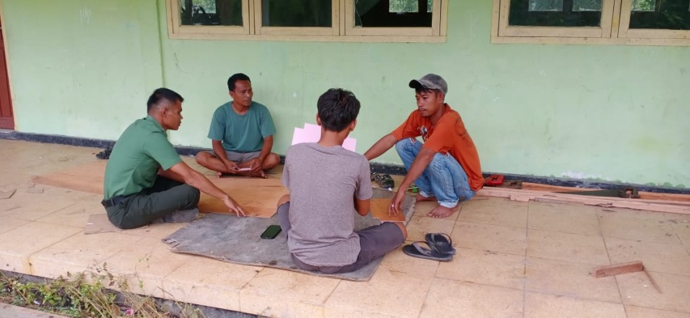Tingkatkan Kebersamaan, Babinsa Koramil 06/Merbau Ajak Warga Jaga Toleransi