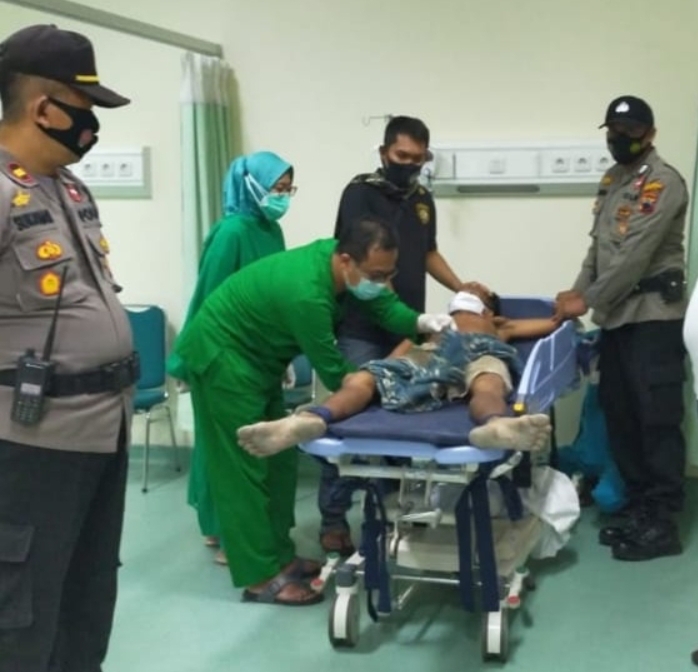 Personil Polsek Kayen Laksanakan Pengamanan Dan Evakuasi Seorang Pemuda Dengan Gangguan Jiwa