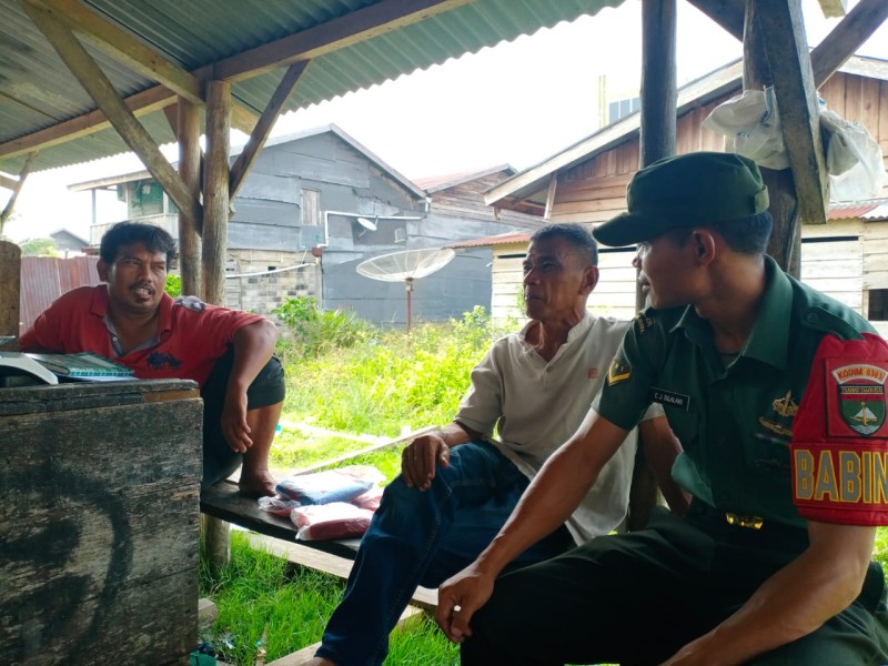 Humanis dan Penuh Kekeluargaan, Kegiatan Komsos Babinsa Disambut Antusias Warga