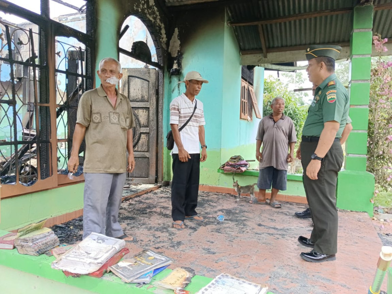 Peninjauan dan Penyerahan Bantuan Untuk Korban Kebakaran Dilakukan Oleh Kapten Arh M.I Daulay