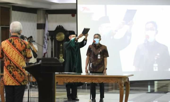 Ganjar Lantik Sumarno, Sekda Jateng Hasil Lelang Jabatan